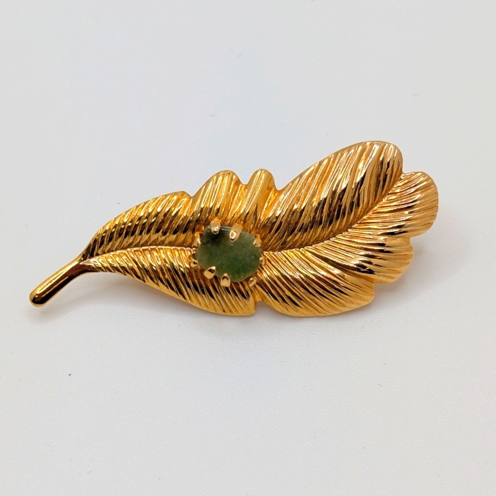 Vintage Gold Tone Ostrich Plume Feather Pin Brooch Green Center Stone 2"